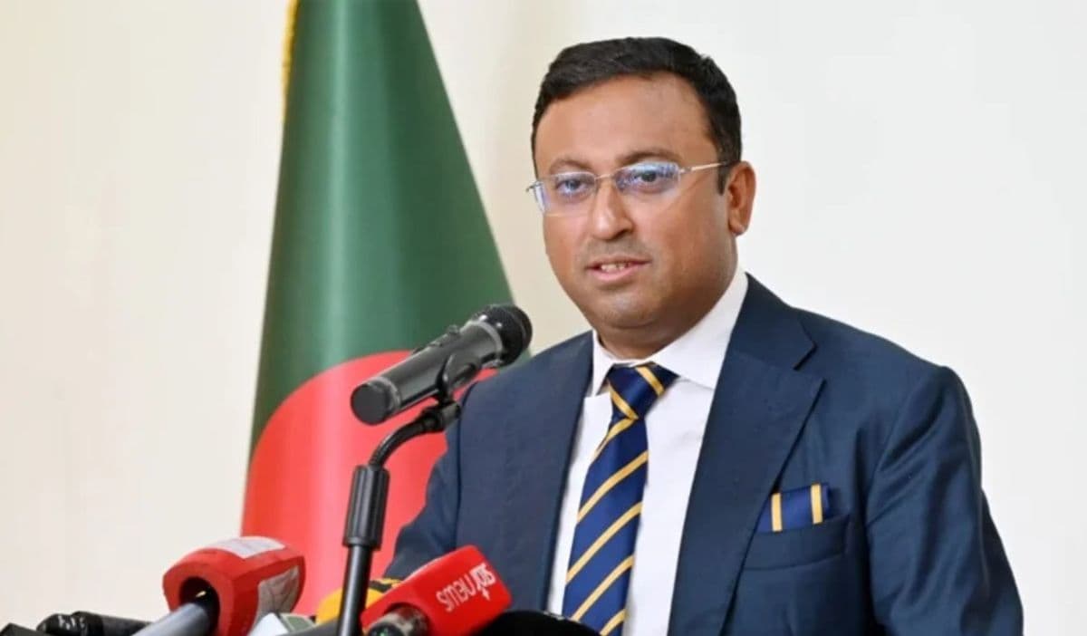 পররাষ্ট্র প্রতিমন্ত্রী হুমায়ুন কবির।