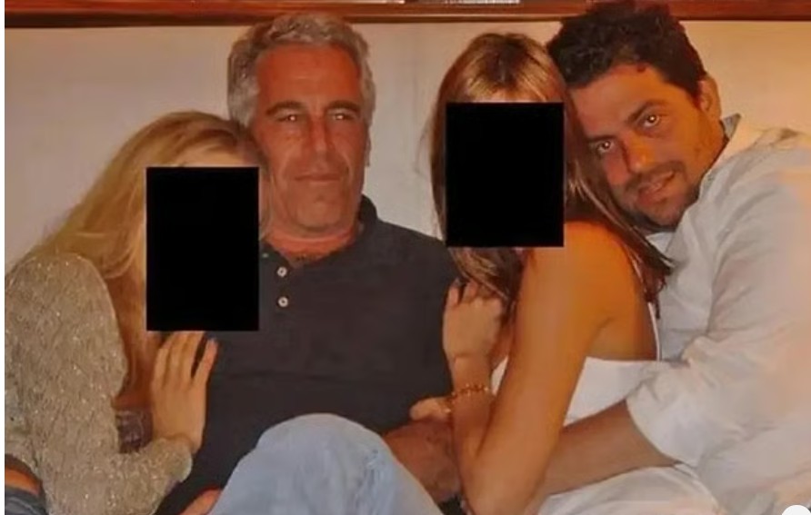 জেফরি এপস্টেইনসহ আরও দুই নারীর সঙ্গে মেলানিয়া ট্রাম্পের প্রামাণ্যচিত্রের পরিচালক ব্রেট র‍্যাটনারছবি: মার্কিন বিচার বিভাগ