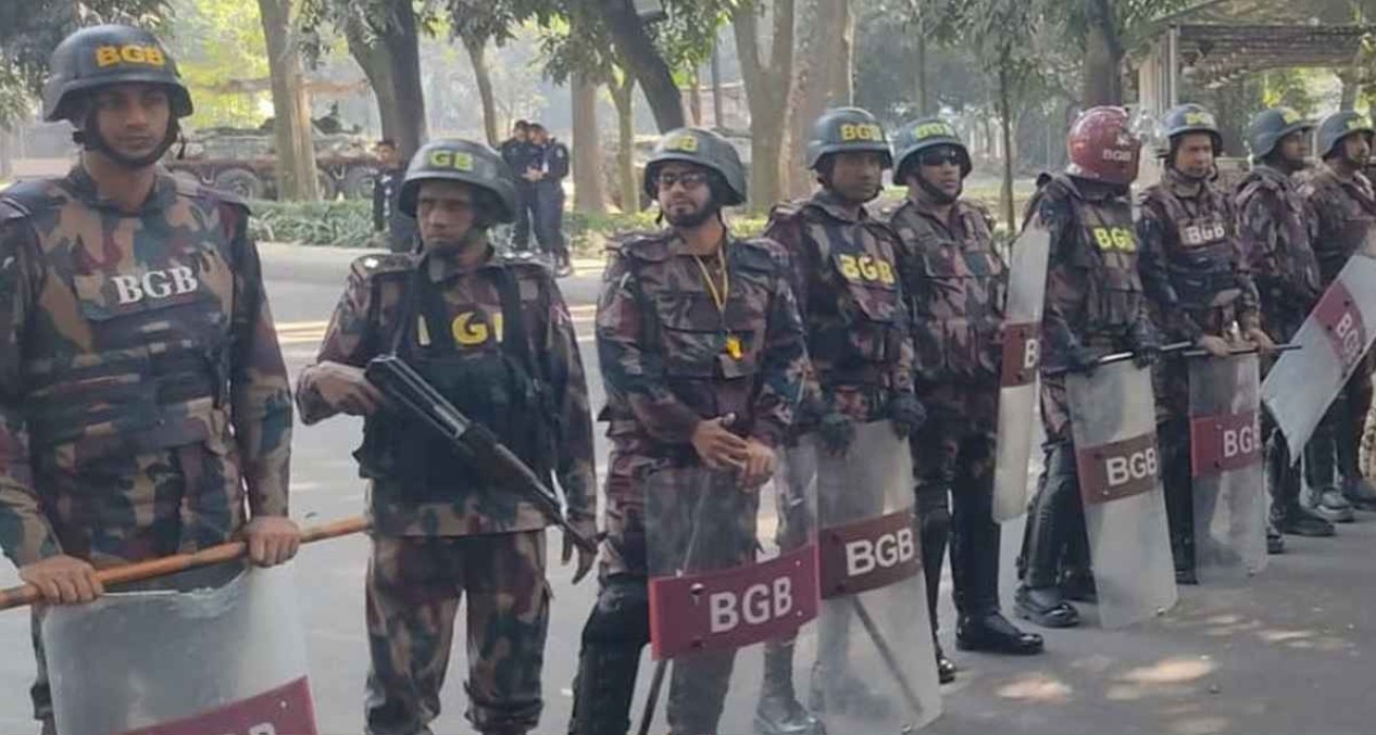 যমুনার নিরাপত্তায় ৬ প্লাটুন বিজিবি মোতায়েন। ছবি: সংগৃহীত