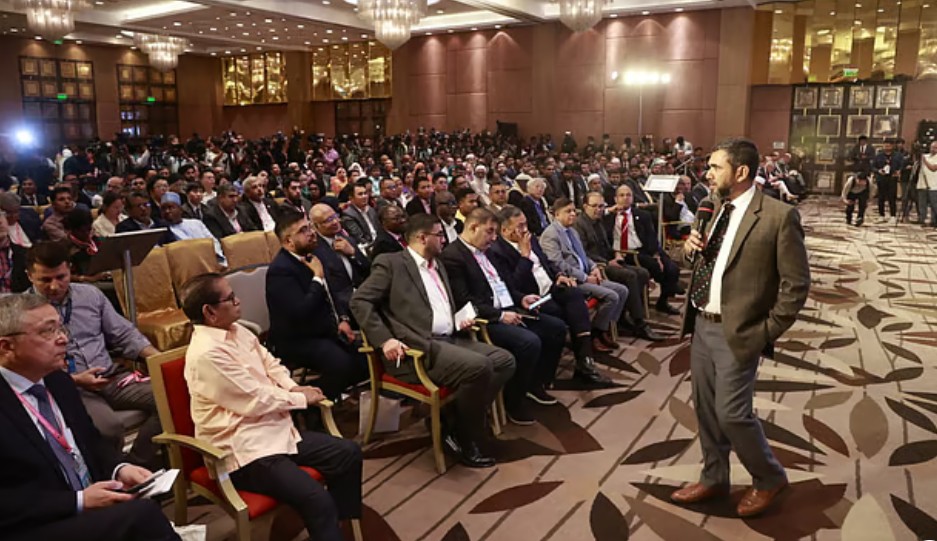 ত্রয়োদশ জাতীয় সংসদ নির্বাচন ও গণভোট উপলক্ষে দেশি-বিদেশি নির্বাচন পর্যবেক্ষক ও সাংবাদিকদের উদ্দেশে আয়োজিত নির্বাচন কমিশনের ব্রিফিং। ইন্টারকন্টিনেন্টাল হোটেল, ঢাকা। ১১ ফেব্রুয়ারি ২০২৬