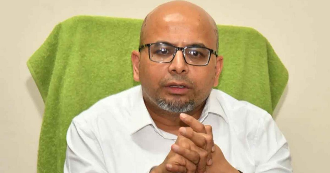 প্রধান উপদেষ্টার বিশেষ সহকারী ফয়েজ আহমদ তৈয়্যব দেশত্যাগ করেছেন 