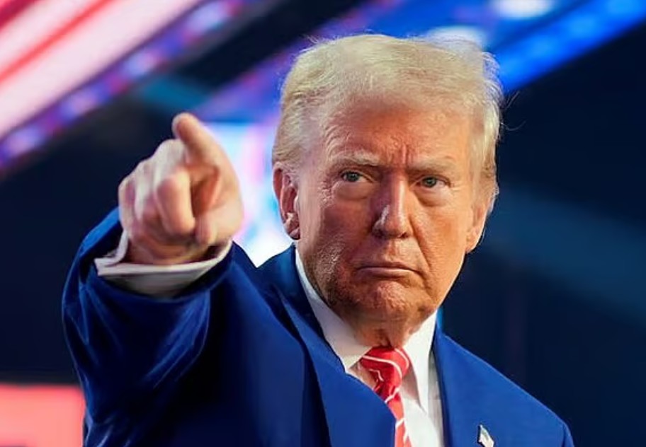 যুক্তরাষ্ট্রের প্রেসিডেন্ট ডোনাল্ড ট্রাম্প