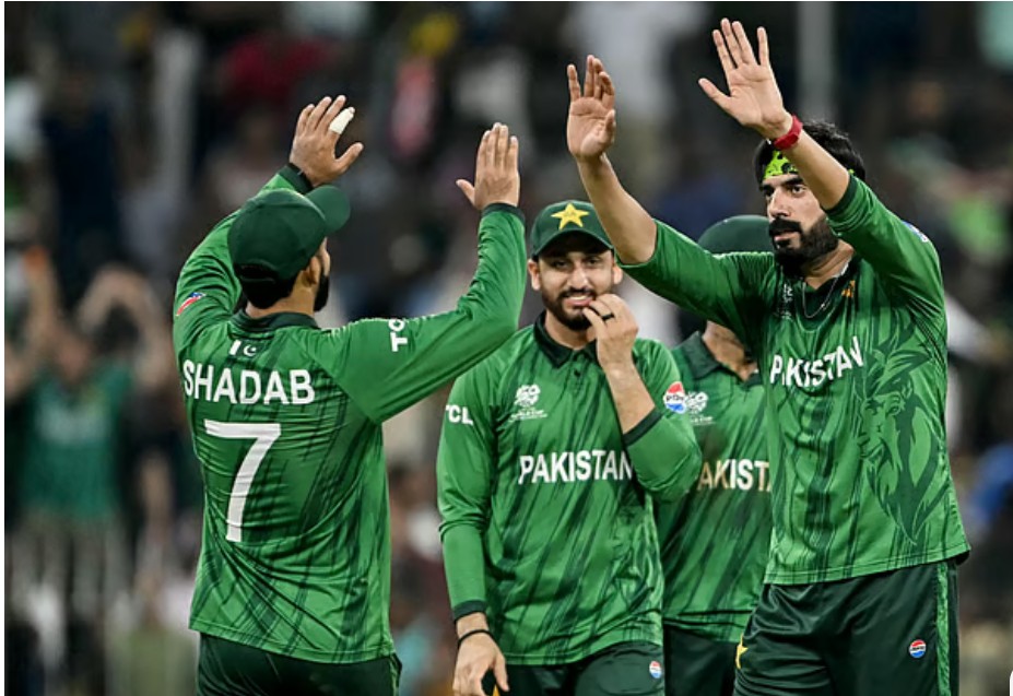 ১০২ রানে জিতেছে পাকিস্তানএএফপি