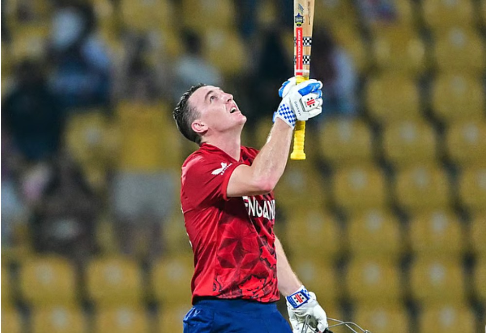 সেঞ্চুরি উদ্‌যাপনে হ্যারি ব্রুক, এএফপি